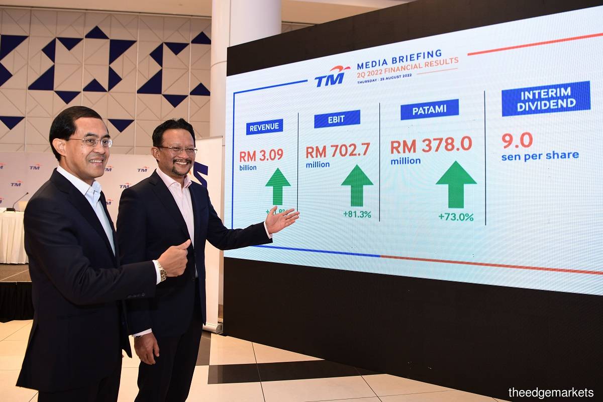 Telekom Malaysia Bhd (TM) group chief executive officer Imri Mokhtar (right) and group chief financial officer Razidan Ghazalli at a media briefing held on Aug 25, 2022 announcing TM's results for the second quarter ended June 30, 2022. Photo by Patrick Goh/The Edge